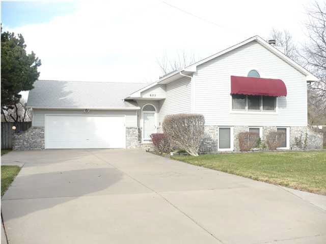 CHARMING 3 BEDROOM, 3 BATH, 2 CAR GARAGE IN ANDOVE