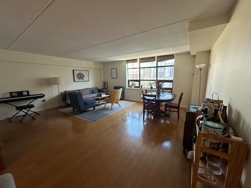 108 Peterborough St unit 7E, Boston, MA 02215 - photo 1