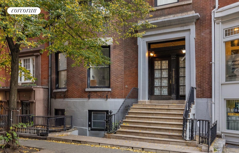 7 W 16th St unit TH, New York, NY 10011 - photo 1