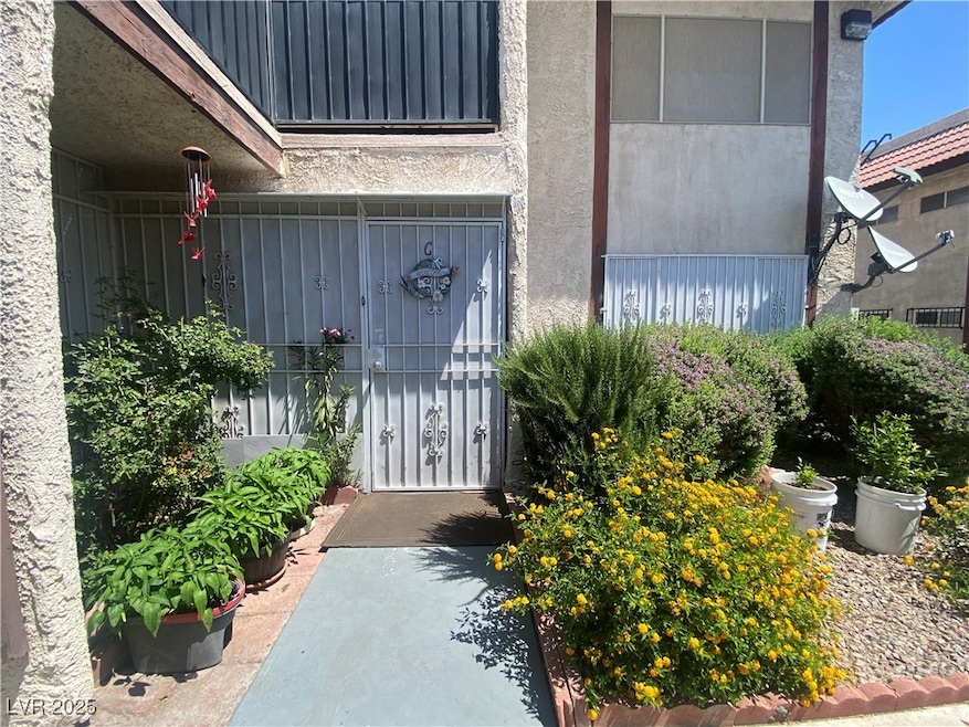 Property entrance with a gate