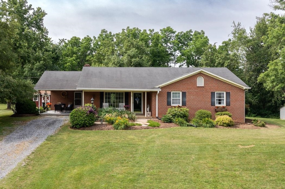 39 Our Ln, Stuarts Draft, VA 24477 - photo 1