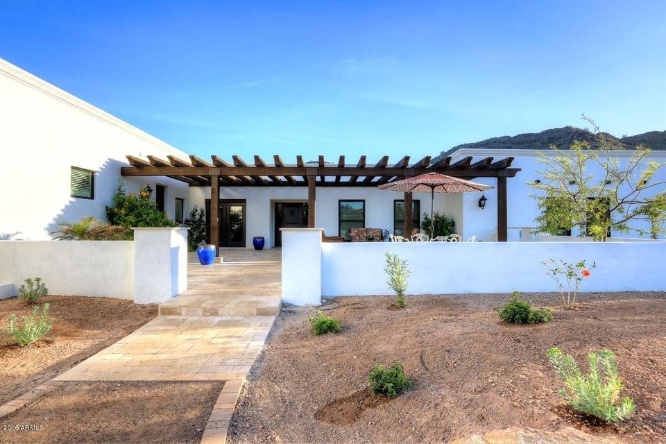 Entry-Courtyard