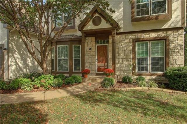 8517 Candlelight Ln, Lenexa, KS 66215 - photo 1
