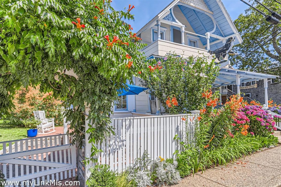 Extensive Established Gardens
