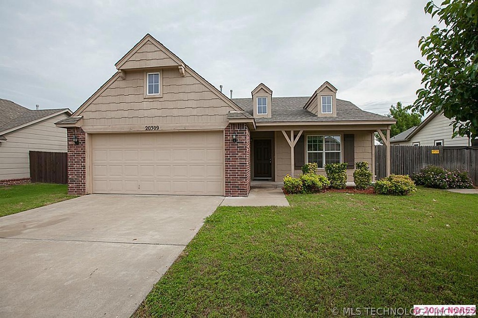 Lovely home 3 bdrm, 2 bath, 2 car garage