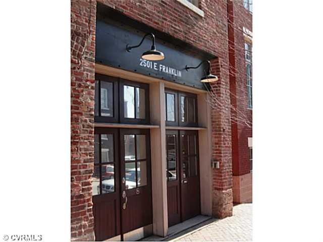 Exterior Front - Front door right on 25th St