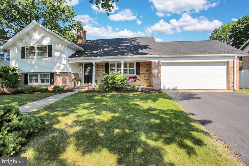 2705 Craig Ave, Reading, PA 19609 - photo 1