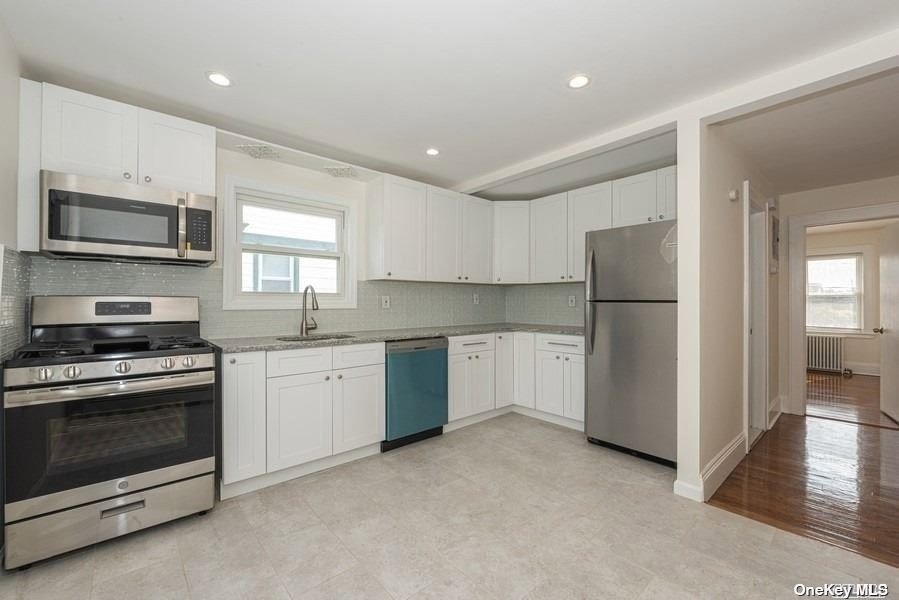 26 Maplewood St, West Hempstead, NY 11552 - photo 1