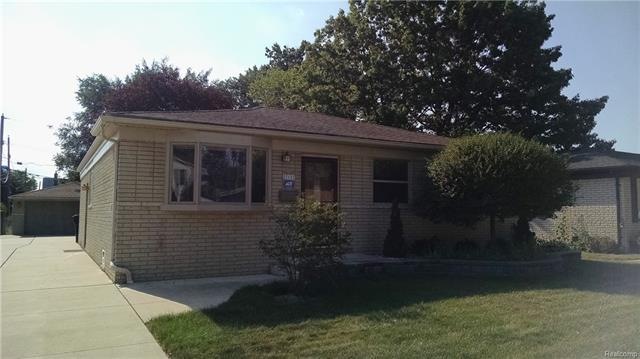 27101 Perry St, Roseville, MI 48066 - photo 1