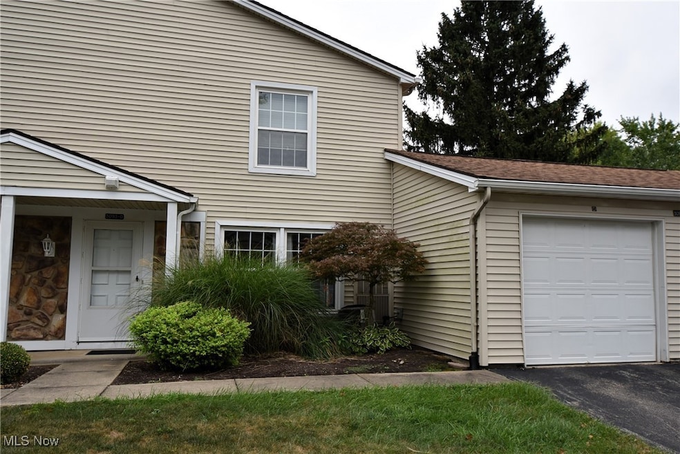3093 Ivy Hill Cir unit D, Cortland, OH 44410 - photo 1