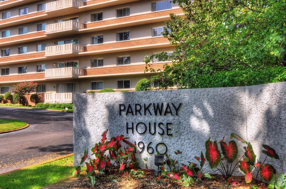 Parkway House unit 1106, Memphis, TN 38112 - photo 1