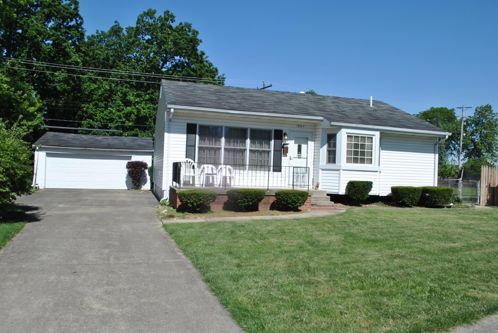 1067 Lockwood Rd, Columbus, OH 43227 - photo 1