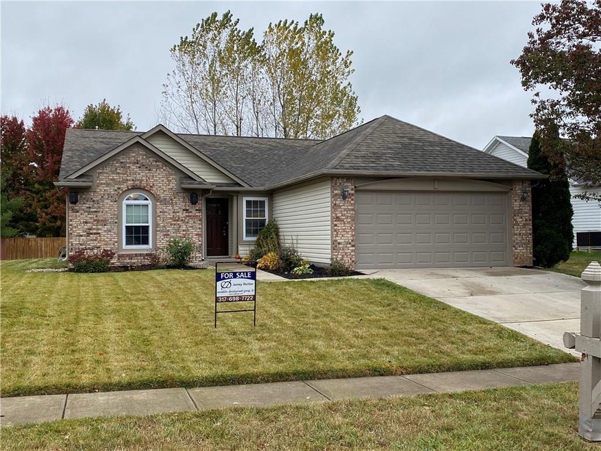 13913 Carolina Ct, Fishers, IN 46038 - photo 1