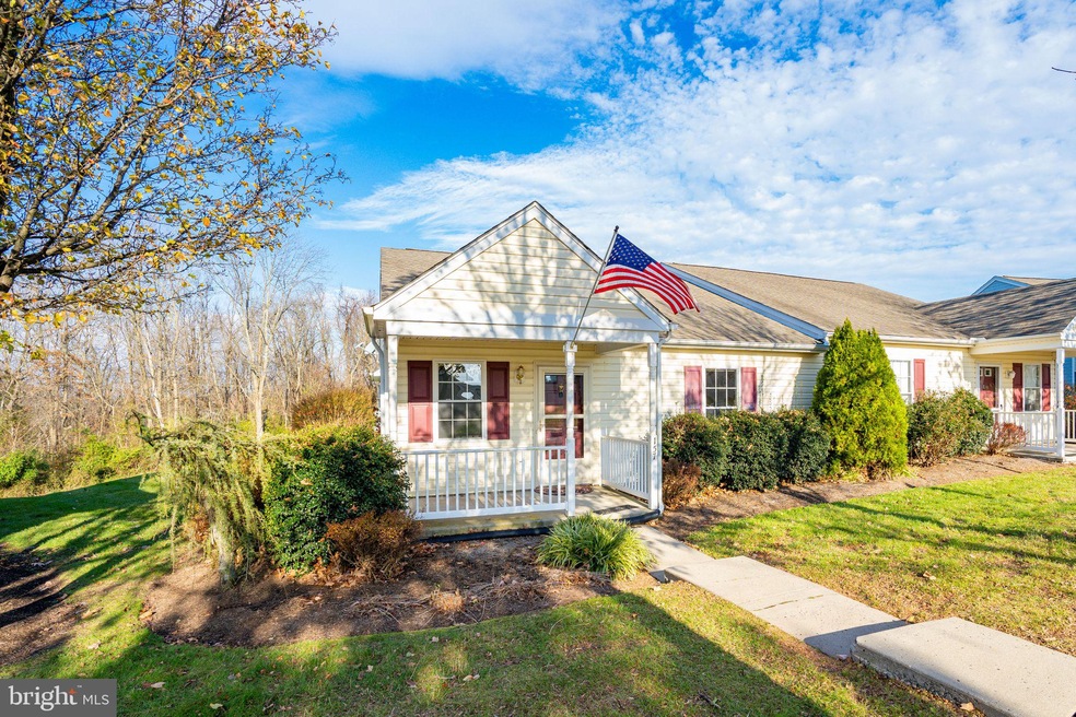 157 W Harmony Dr, Pottstown, PA 19464 - photo 1