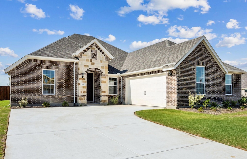 NEW CONSTRUCTION: Stunning home available at Wests