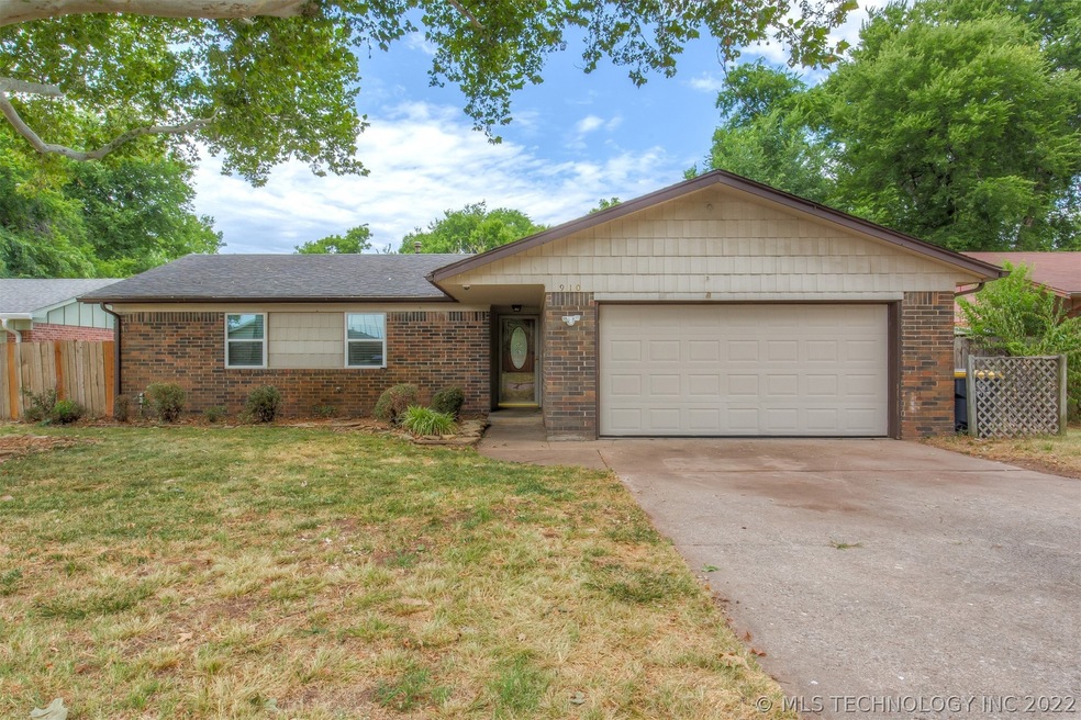 910 N 2nd St, Jenks, OK 74037 - photo 1