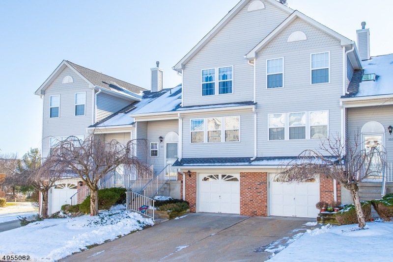 107 Kemper Ct, Hackettstown, NJ 07840 - photo 1