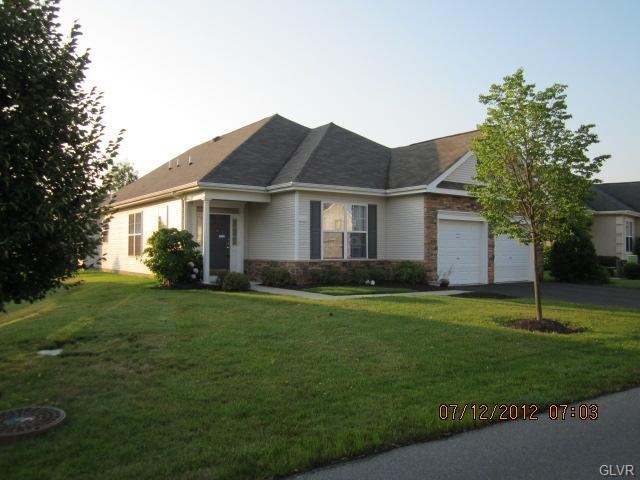 1901 Alexander Dr unit I7, Macungie, PA 18062 - photo 1