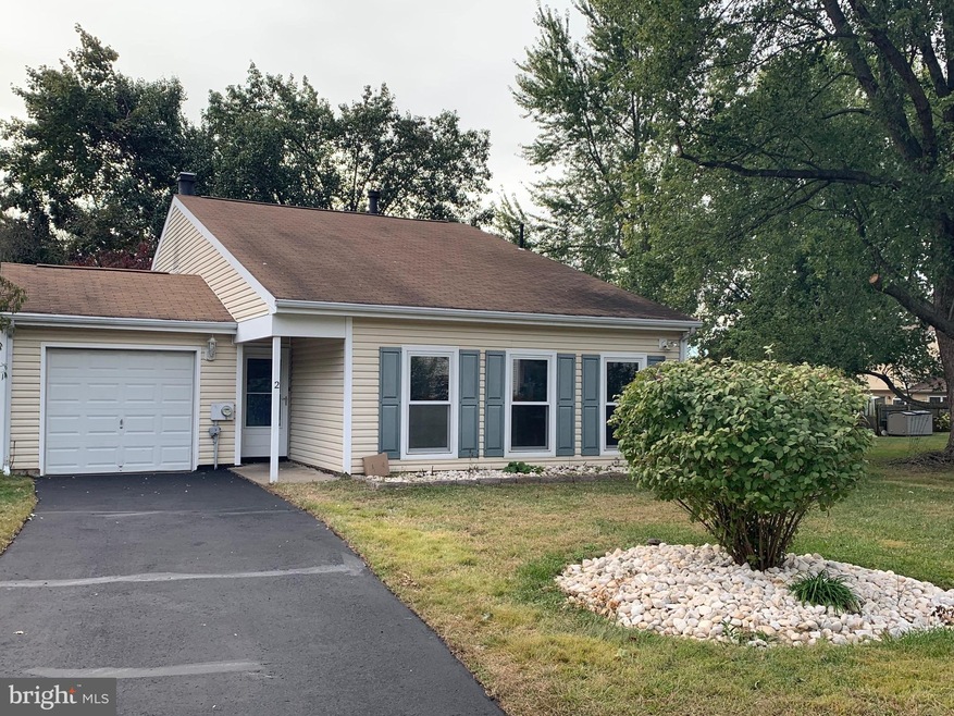 2 Candlewood Ct, Newtown, PA 18940 - photo 1