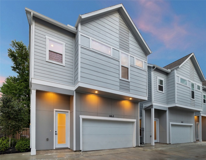 Discover the curb appeal of this charming front ex