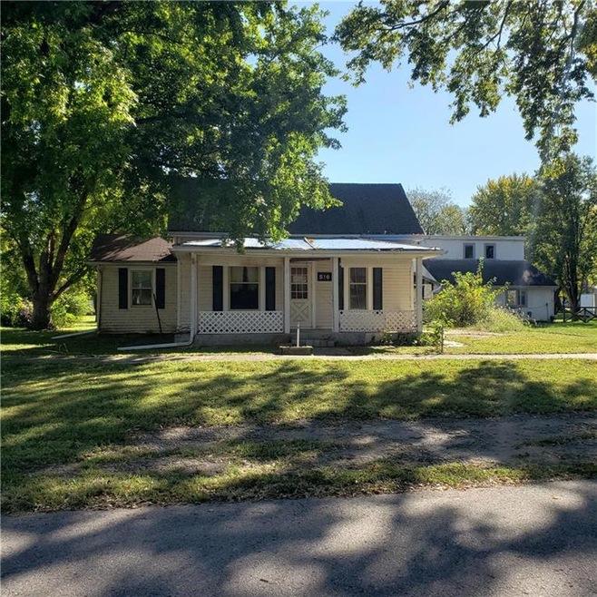 516 Spruce St, Rossville, KS 66533 - photo 1