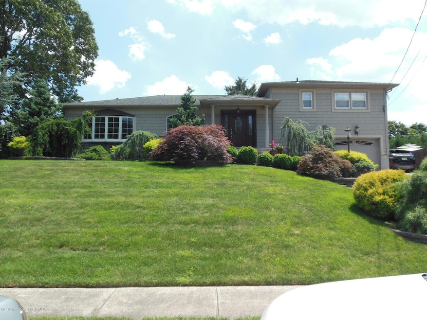 821 Regency Ct, Toms River, NJ 08753 - photo 1