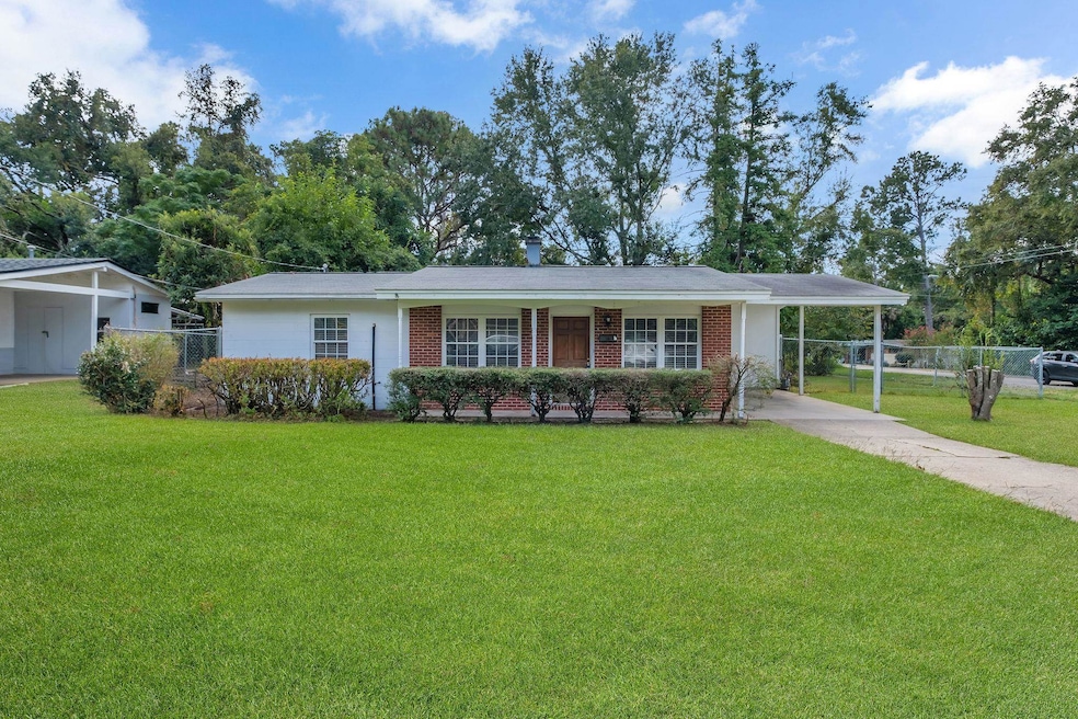 1737 Atkamire Dr, Tallahassee, FL 32304 - photo 1