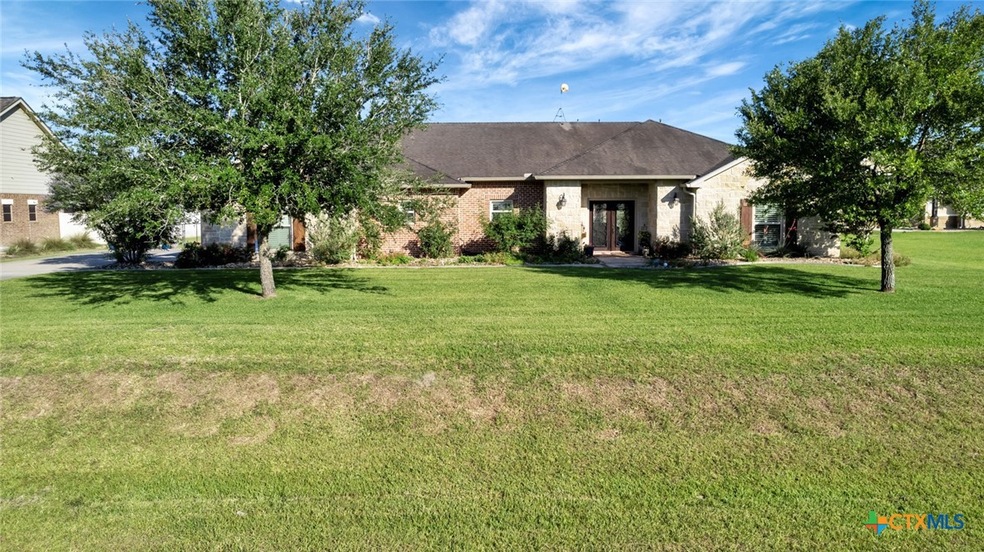 135 Wellspring Blvd, Victoria, TX 77904 - photo 1