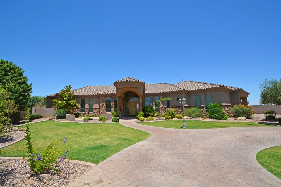 2176 E Pickett