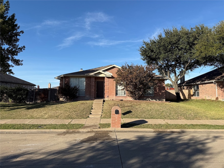 1505 Allen Dr, Mesquite, TX 75149 - photo 1