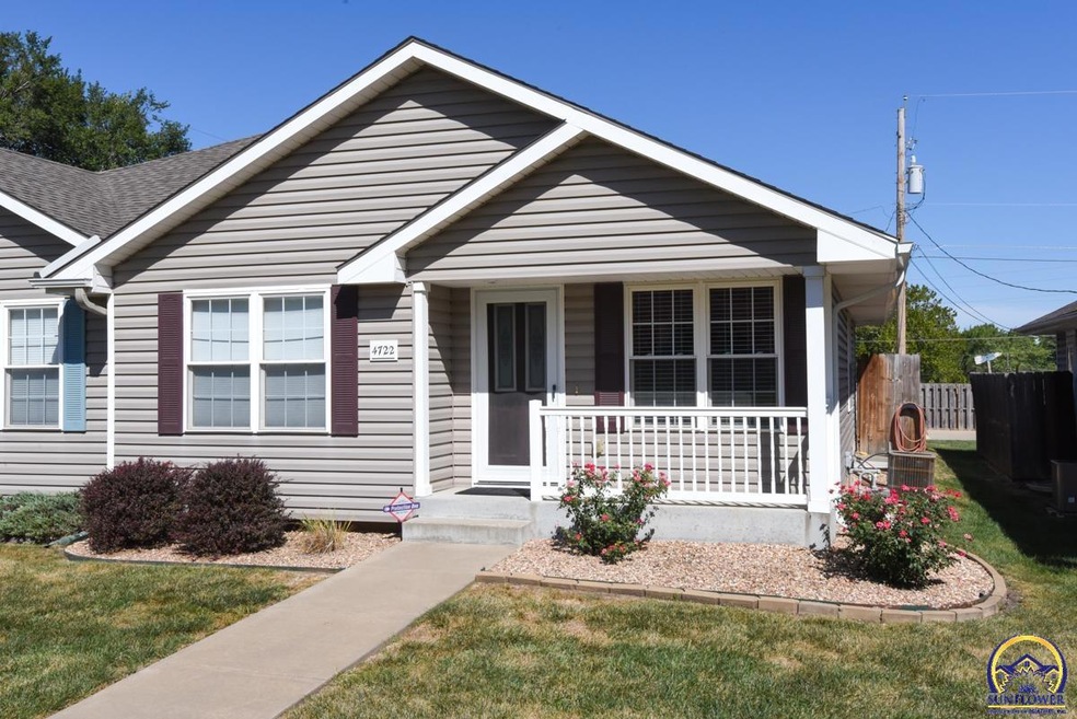 4722 SW 30th St, Topeka, KS 66614 - photo 1