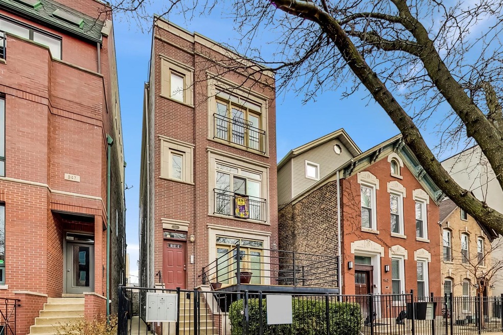 945 N Honore St unit 2, Chicago, IL 60622 - photo 1