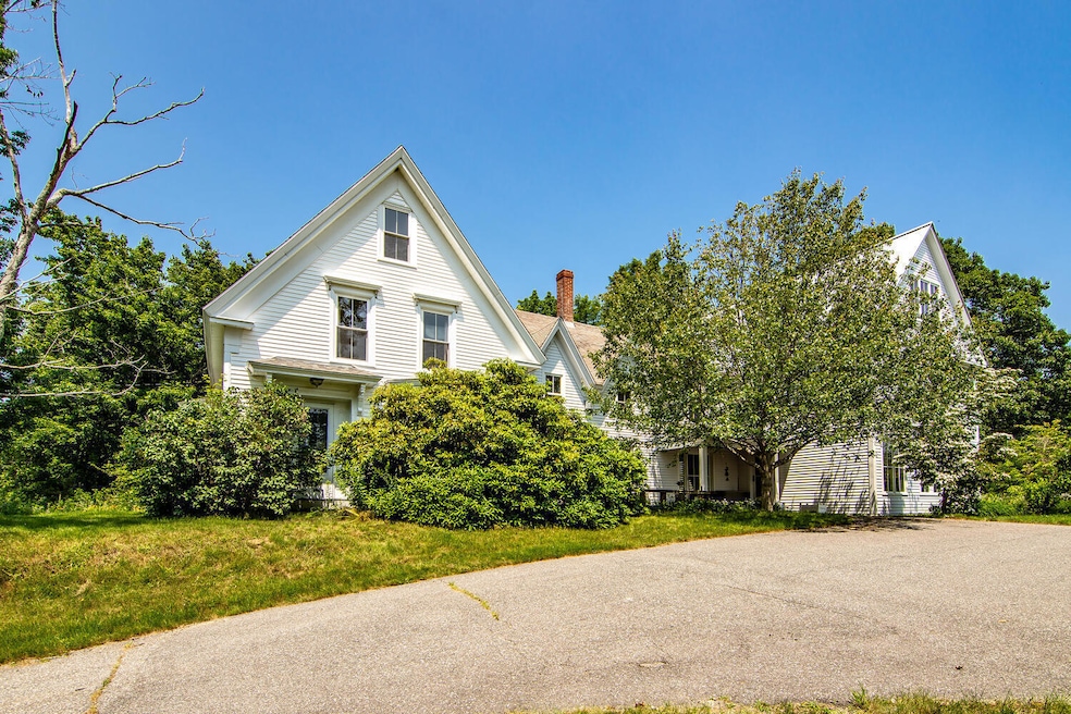 Sold $900,000 • Co-Listing Agent