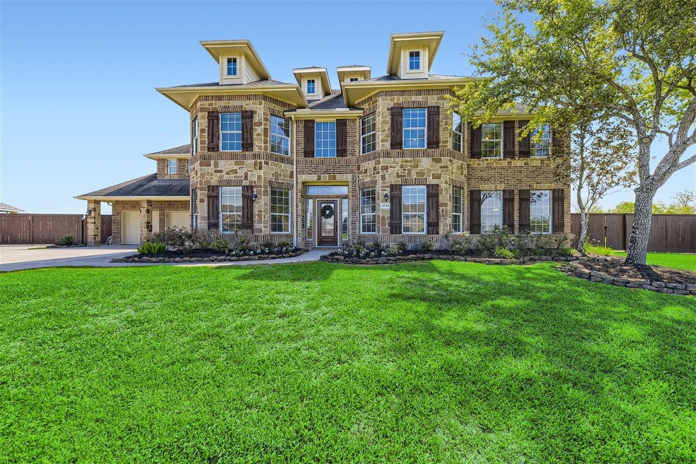 2244 Lakeway Dr, Friendswood, TX 77546 - photo 1