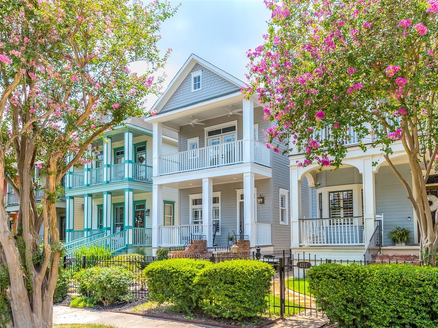 421 B Cortlandt offers a low-maintenance lifestyle