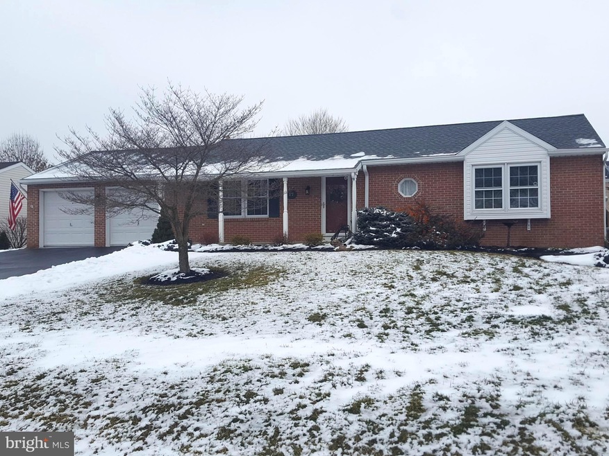 17 Dartmouth Dr, Hagerstown, MD 21742 - photo 1