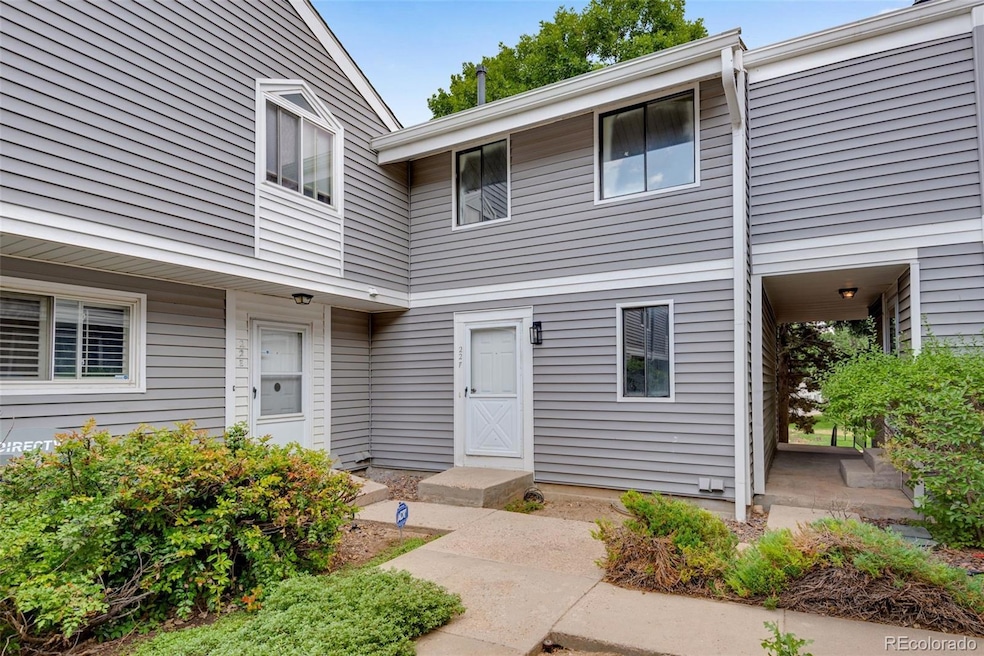 22 S Nome St unit F, Aurora, CO 80012 - photo 1