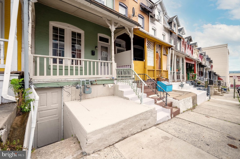 151 Pear St, Reading, PA 19601 - photo 1