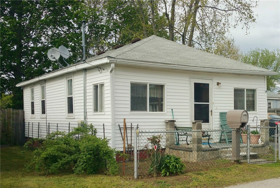 53 Kenway Ave, Warwick, RI 02889 - photo 1