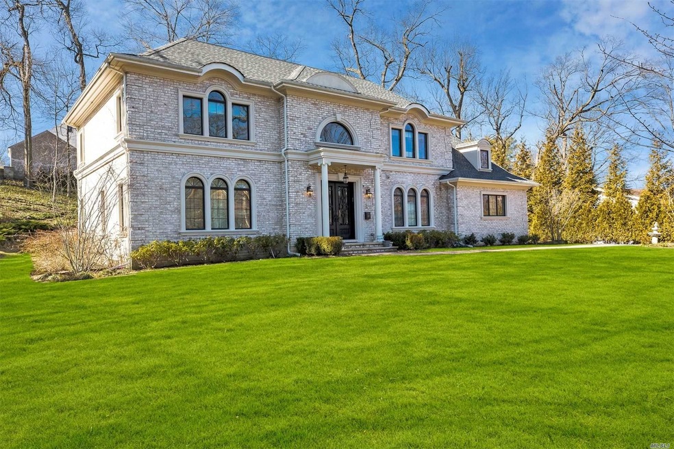 26 Spring Ln, Great Neck, NY 11024 - photo 1