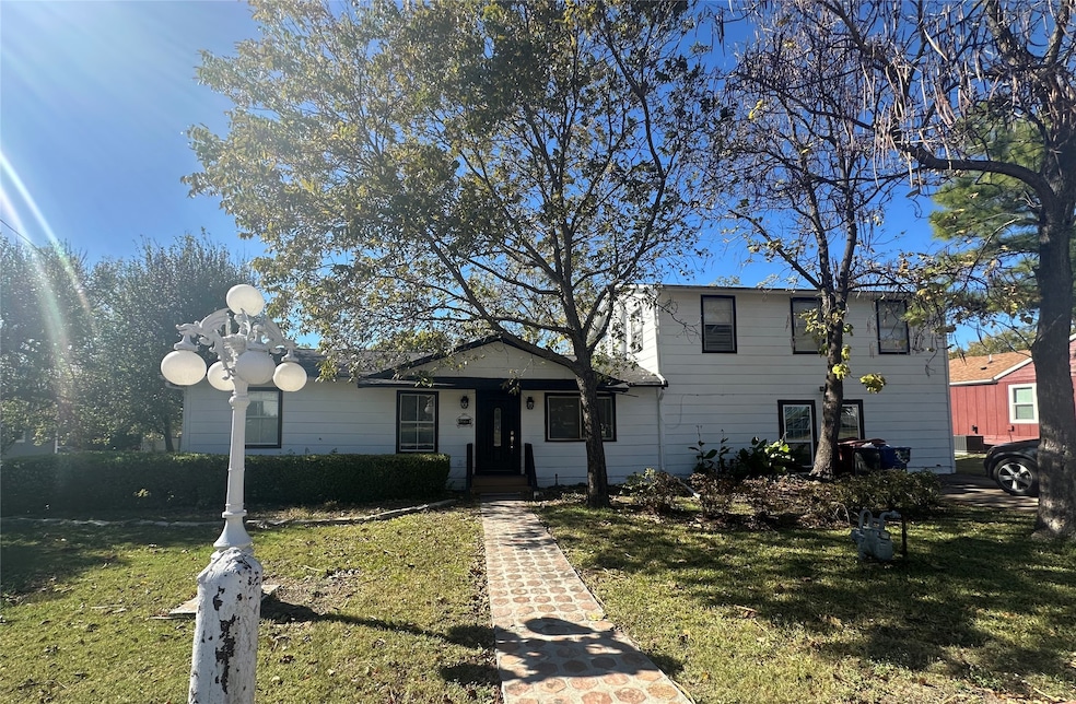 807 N Houston St, Royse City, TX 75189 - photo 1