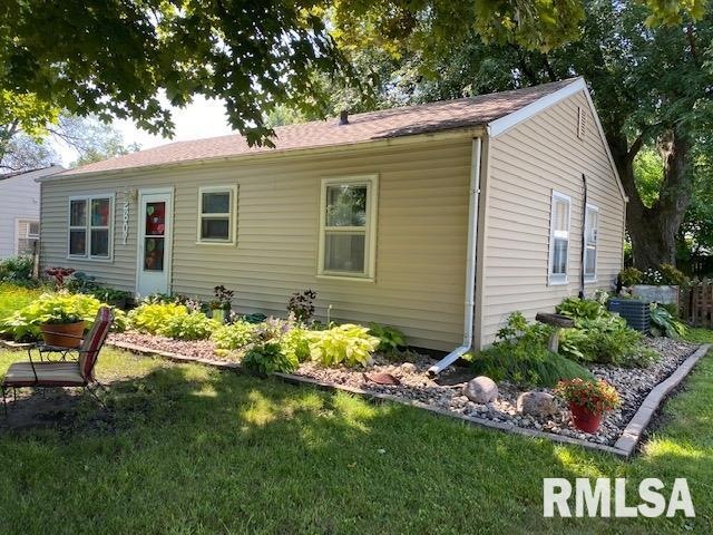 2607 W 71st St, Davenport, IA 52806 - photo 1