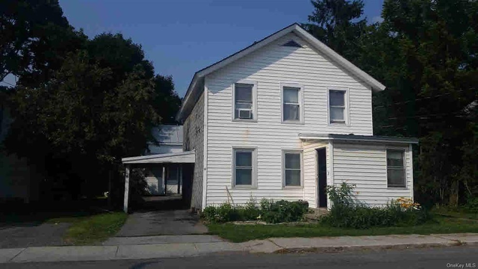 13 Saint John St unit 15, Red Hook, NY 12571 - photo 1