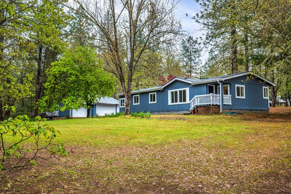 7045 Monument Dr, Grants Pass, OR 97526 - photo 1