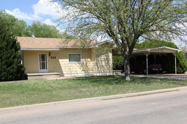 300 E 10th St, Hugoton, KS 67951 - photo 1