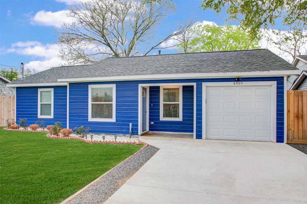 8905 N Main St, Houston, TX 77022 - photo 1