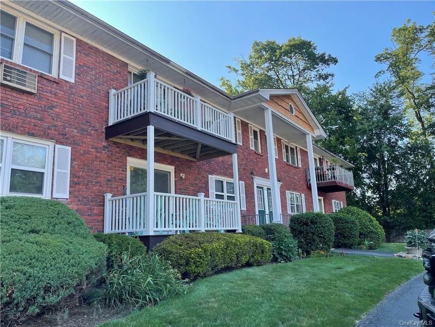 86 Demarest Ave unit 8, West Nyack, NY 10994 - photo 1