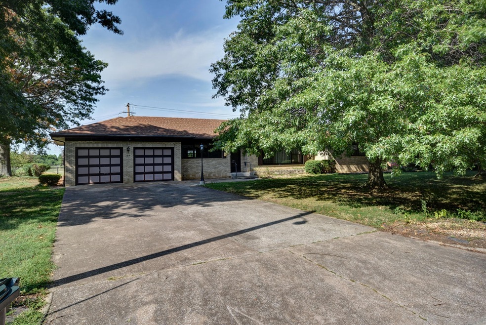 815 W Pleasant-3