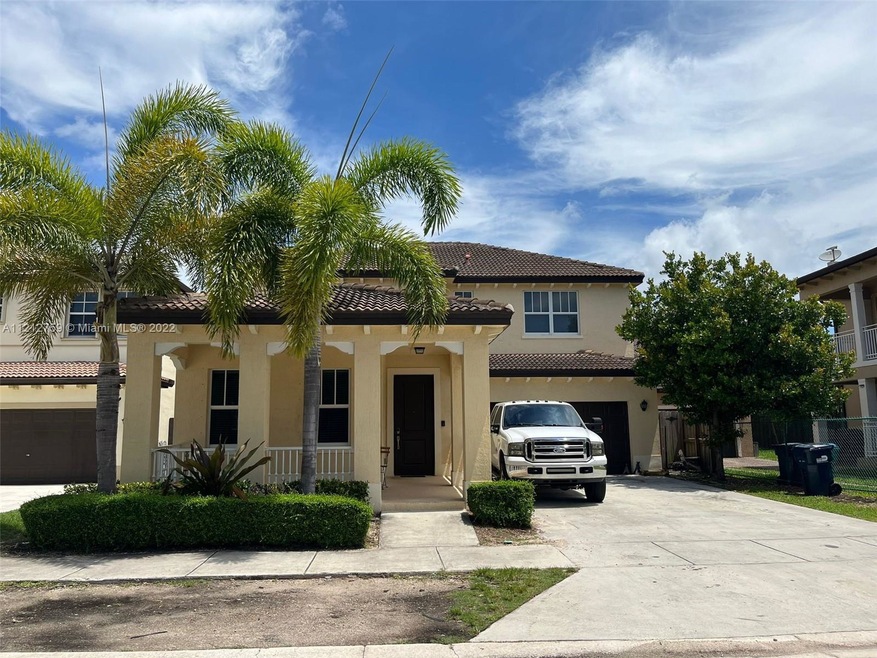 Entrance via gate located on the LEFT side