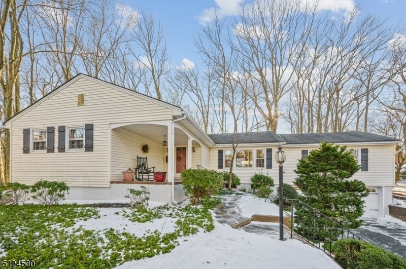 4 Crestview Ct E, Morris Plains, NJ 07950 - photo 1